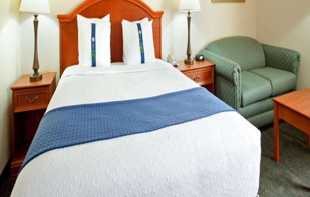 Holiday Inn Rockford By Ihg Exterior foto